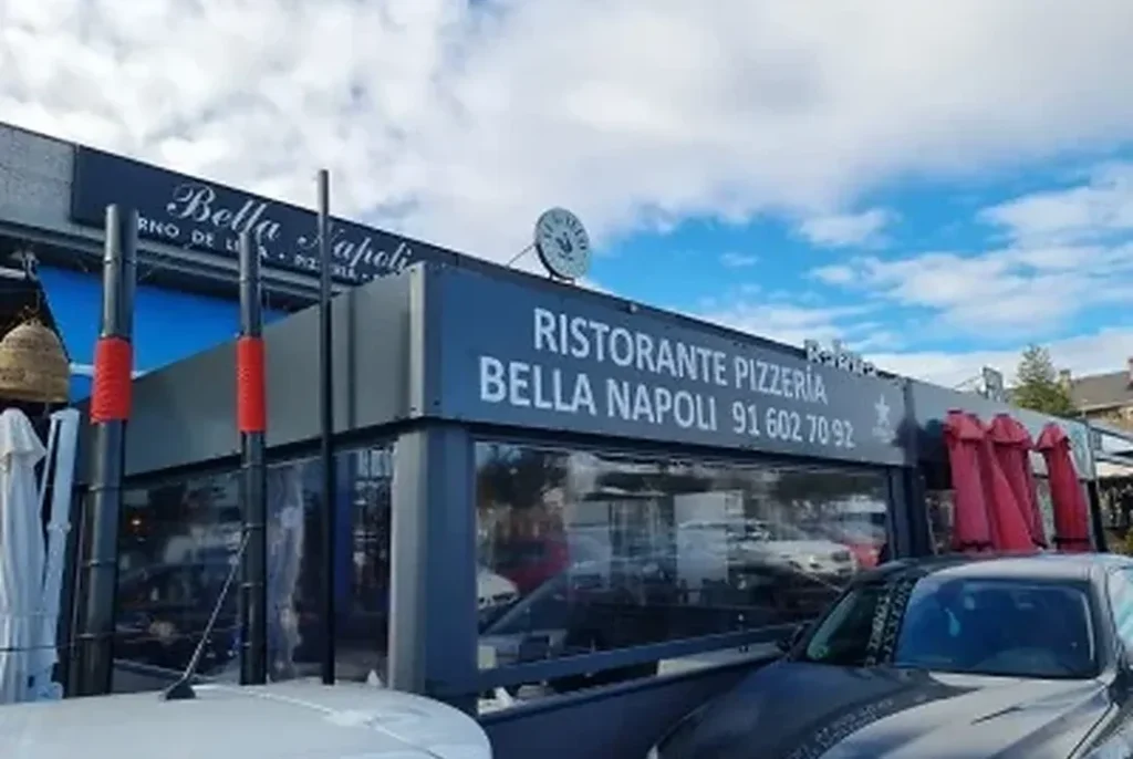Cerramiento acristalado para restaurante pizzería en Madrid