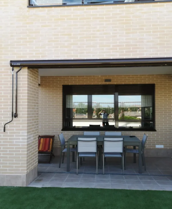 toldo-cofre-instalacion-real
