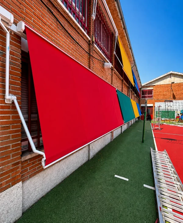 toldos-verticales-colegio-colores